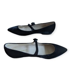 Marc Fisher Pointed toe Mary Jane velvet 7M